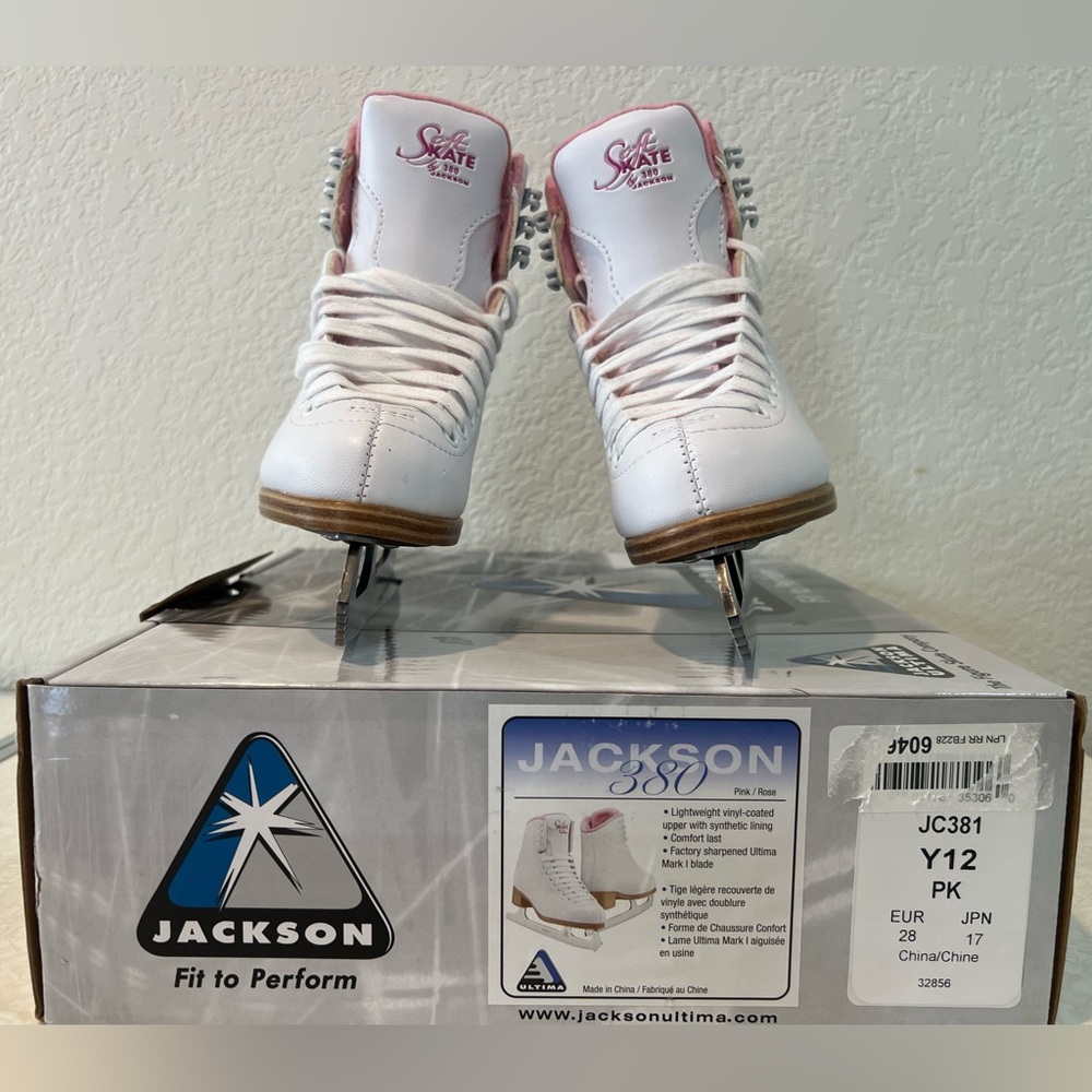 Jackson SoftSkate 380 Figure Ice Skates Size Youth 12
